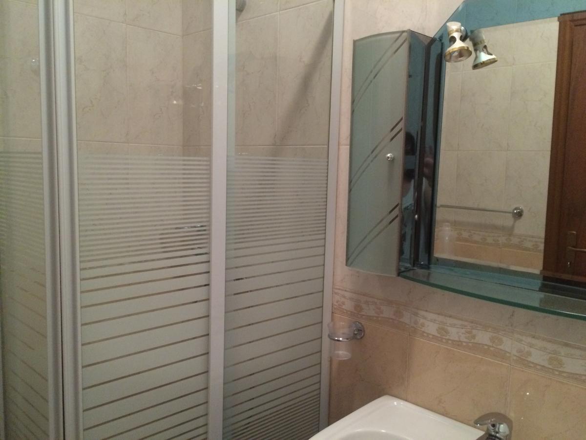 Friends House Bed & Breakfast Tirana Exterior photo